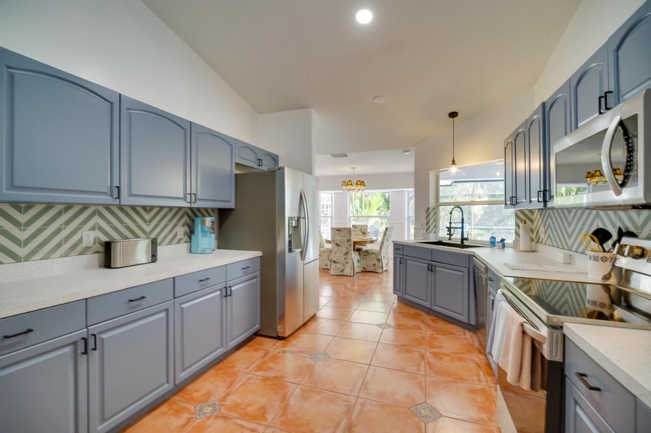 Holiday home Casa Blanco Florida Escape Pool, Fire Pit And Grill Sebastian