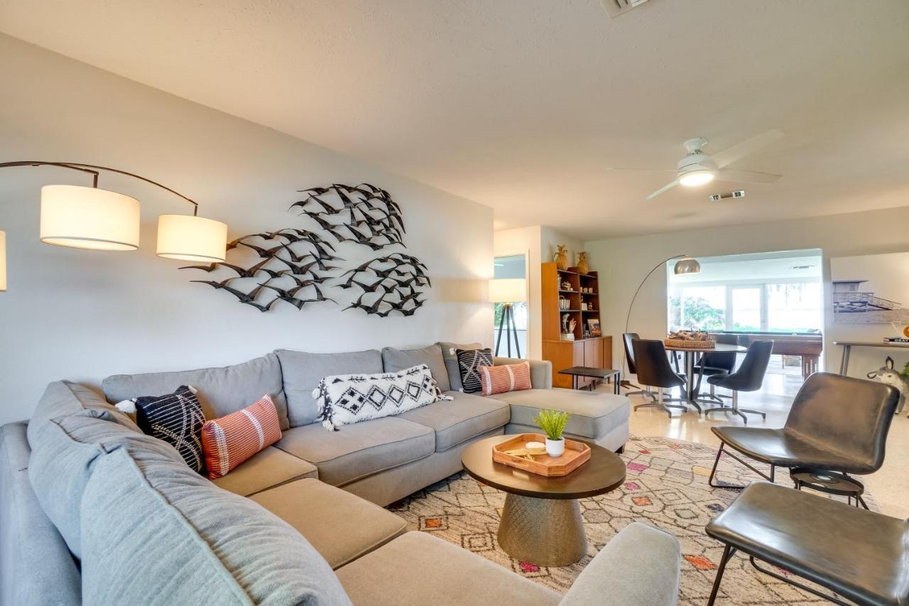 Luxe Waterfront Oasis With Dock - Direct Access Holiday home Tavares