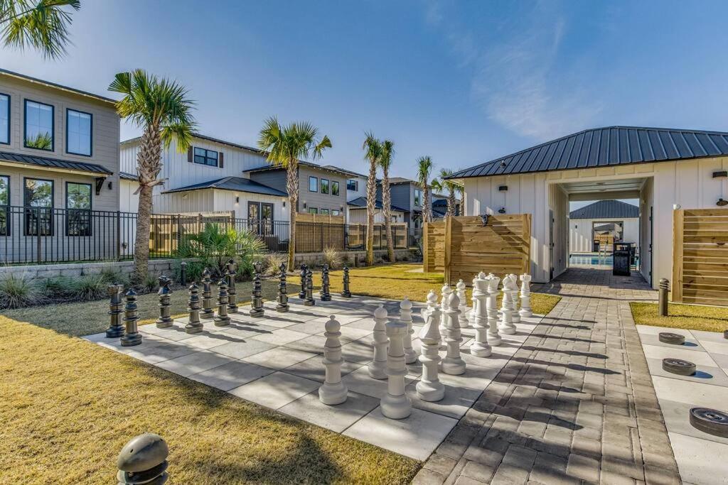 Holiday home Modern Luxury 4br Pool Bay Access Outdoor Dining *