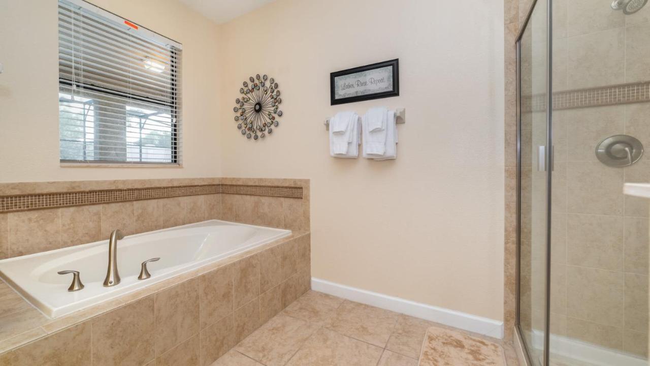 1506 Moon Valley *