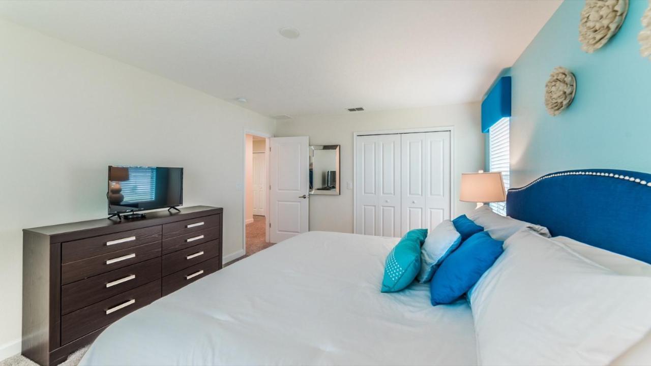 4742 Sleepy Hollow