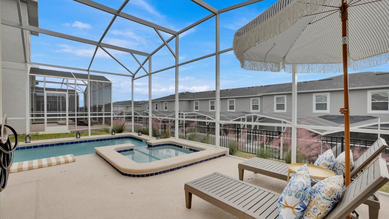 9191 Sommerset Hills * Kissimmee