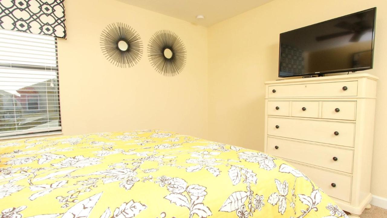 1405 Thunderbird * Davenport