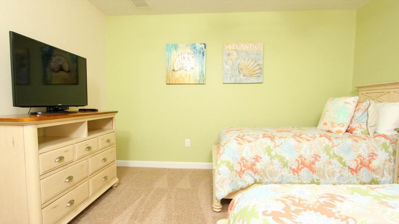 1405 Thunderbird * Davenport
