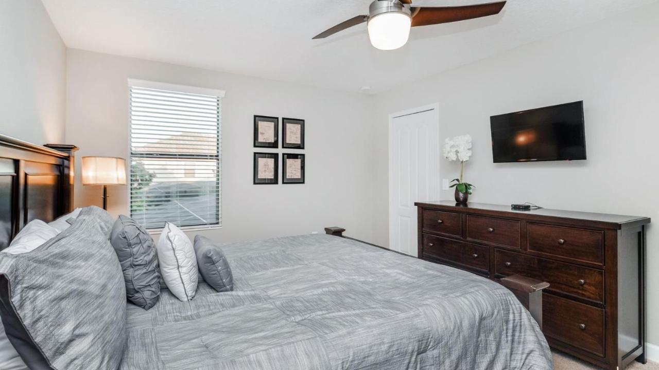 1431 Thunderbird * Davenport