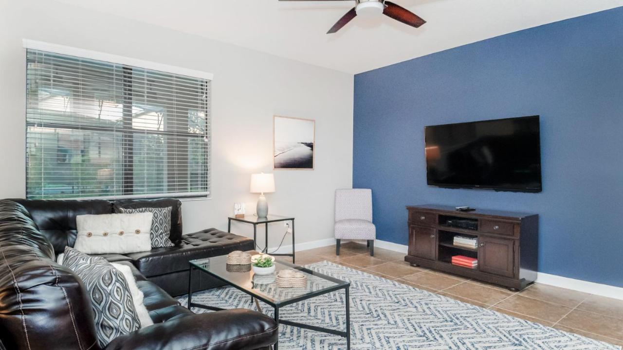 1431 Thunderbird * Davenport