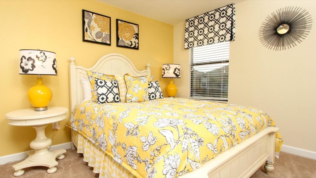 1405 Thunderbird * Davenport