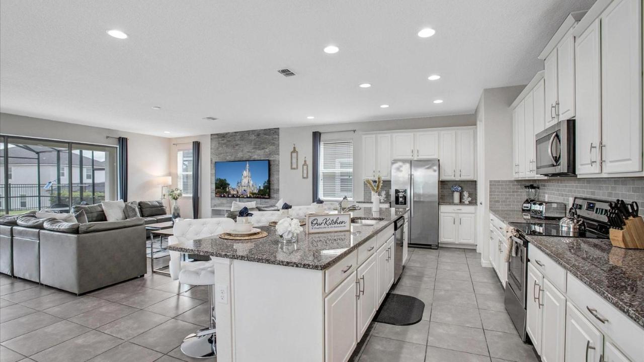 1749 Caribbean View *