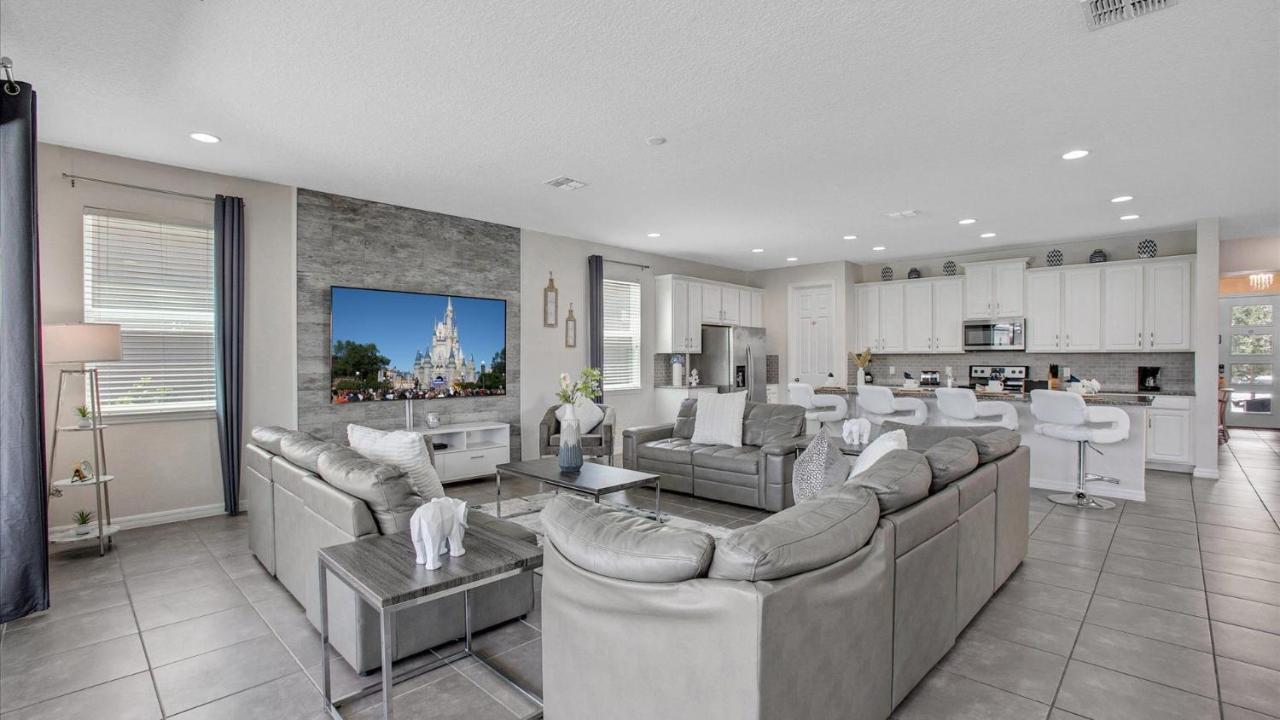 1749 Caribbean View *