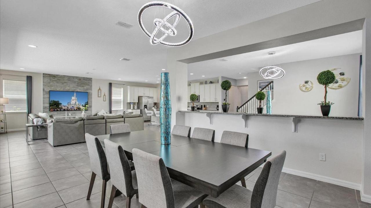 1749 Caribbean View *