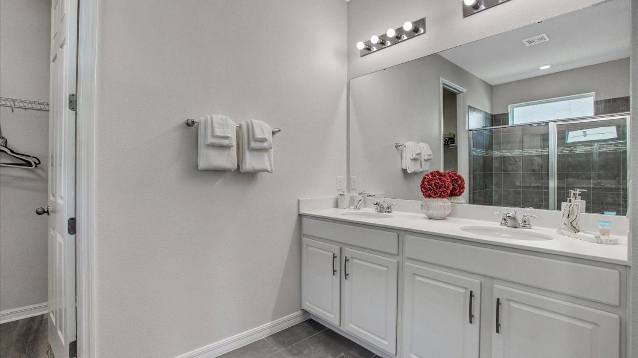 1749 Caribbean View * Kissimmee