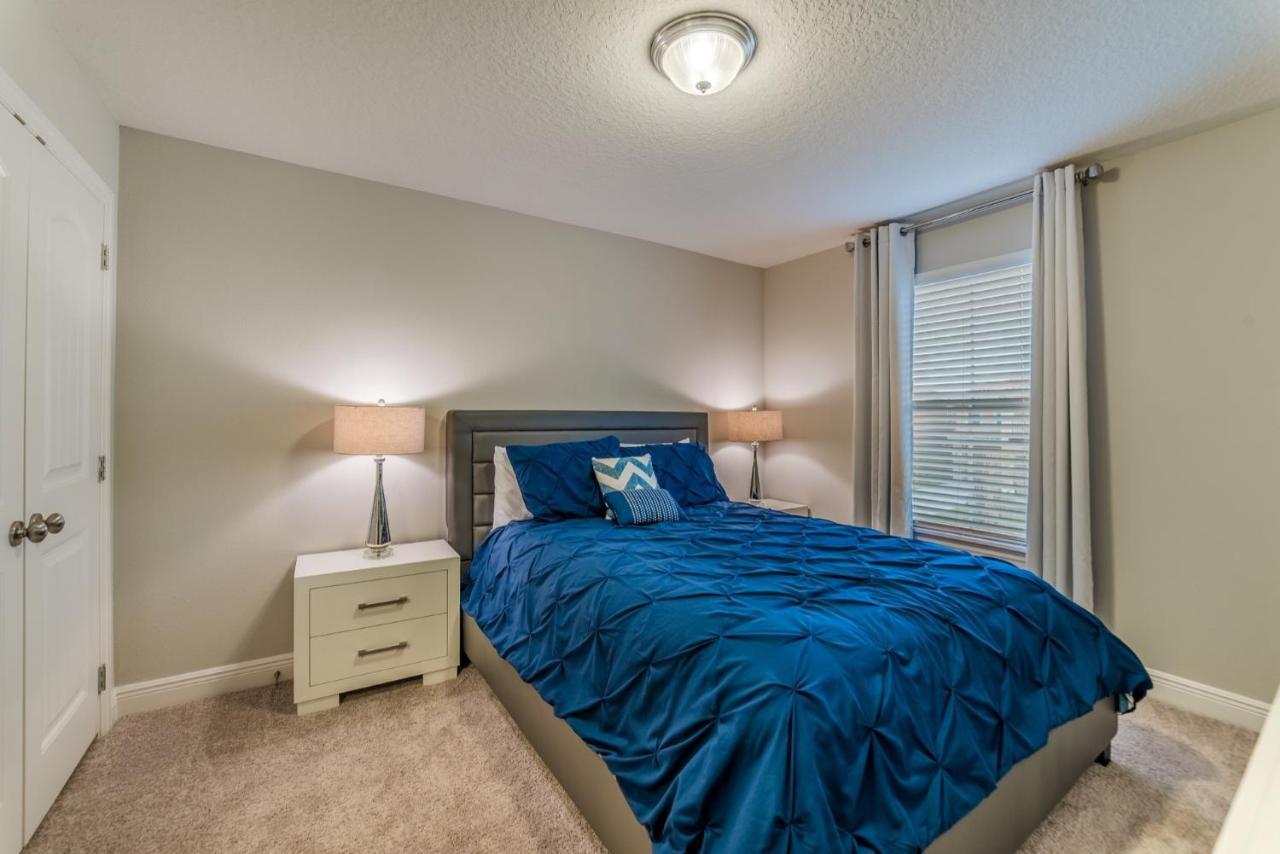 5369 Oakbourne