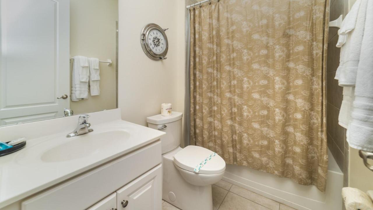 4079 Oak Tree *