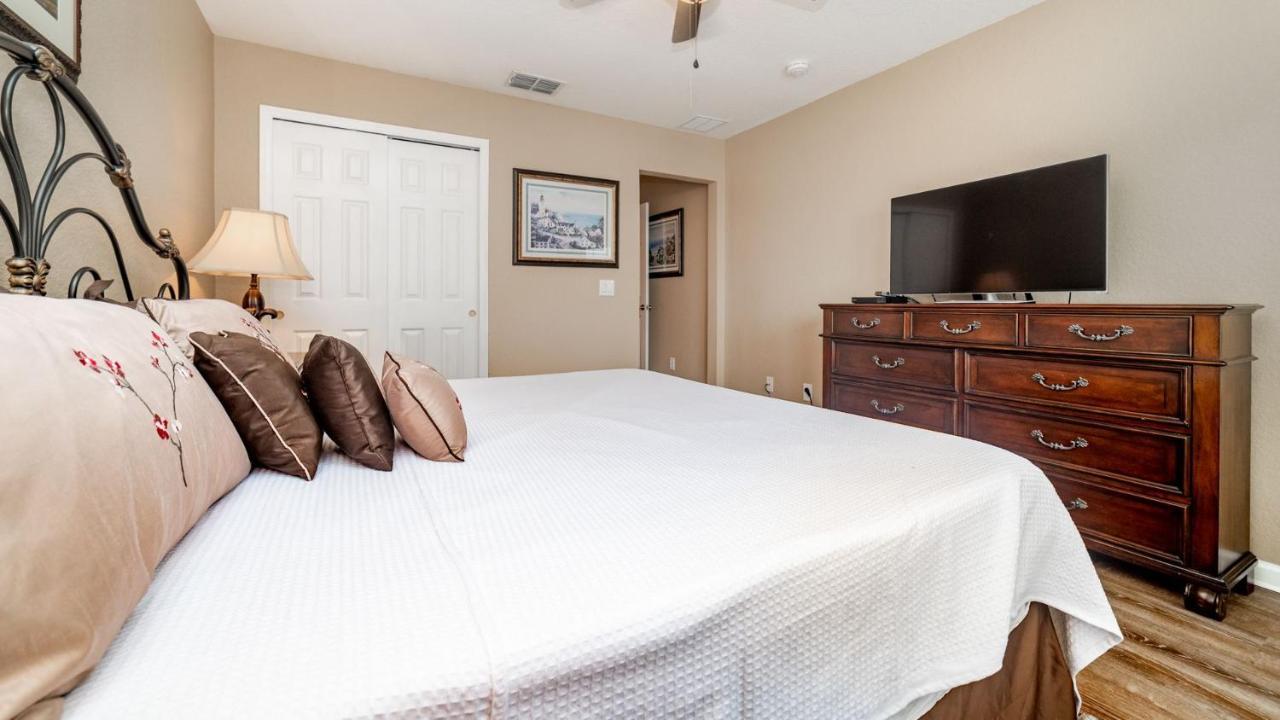 7740 Comrow Holiday home