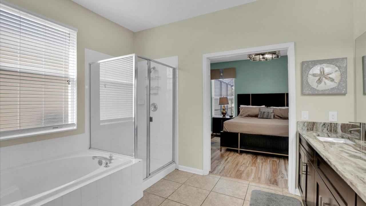 8176 Fan Palm * Kissimmee