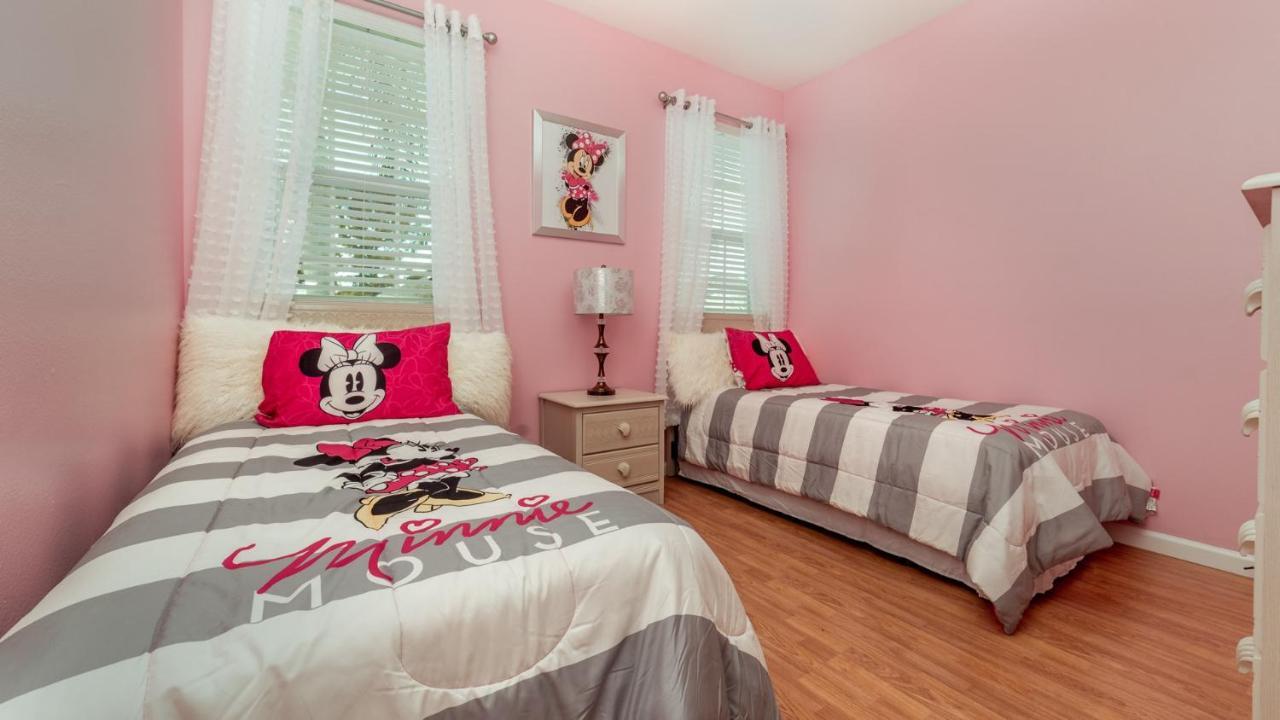 8208 Fan Palm * Kissimmee