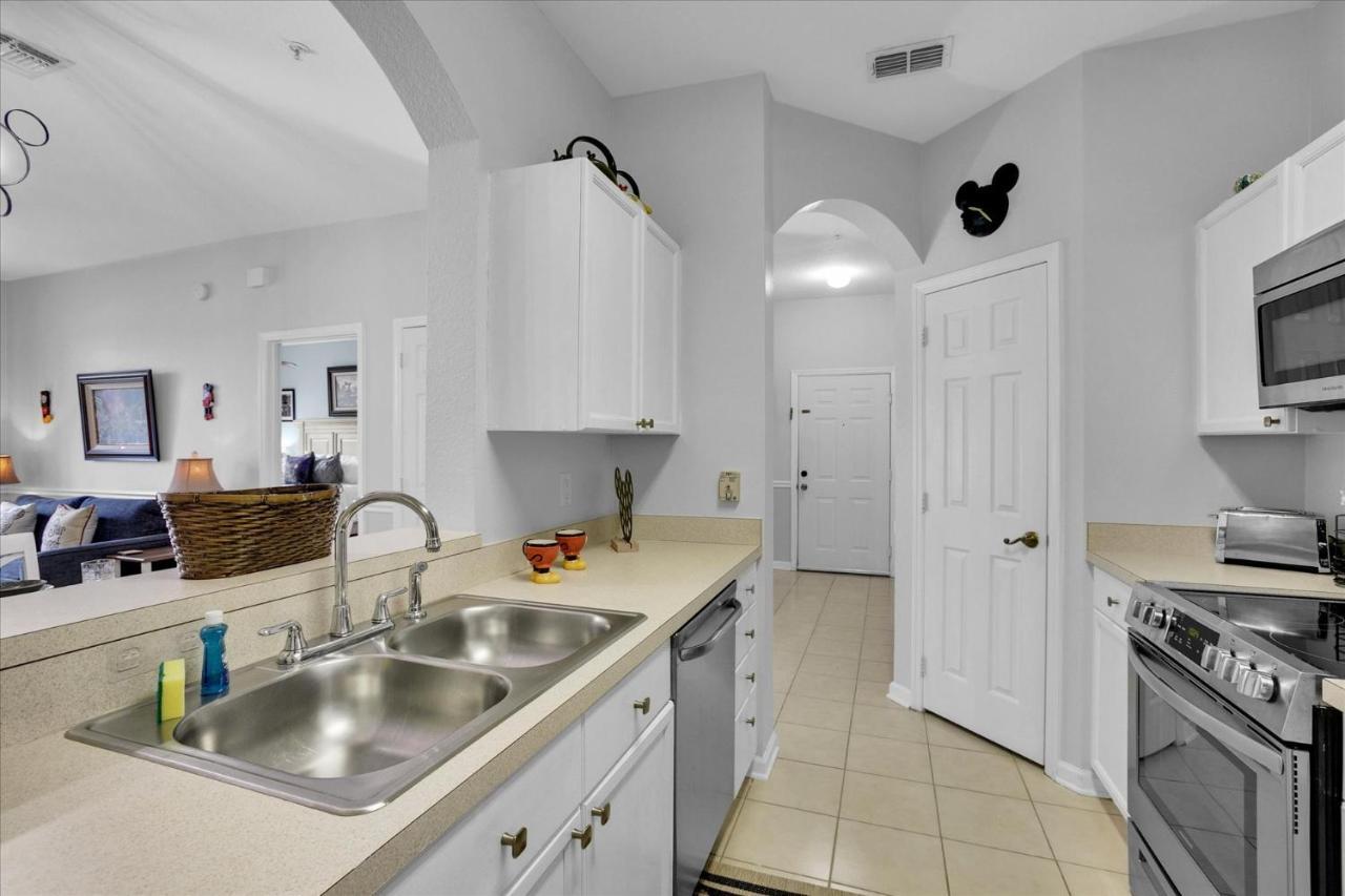 2302 Silver Palm # 103