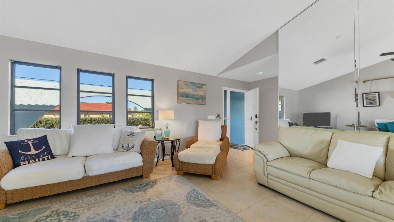 830 Coronado *