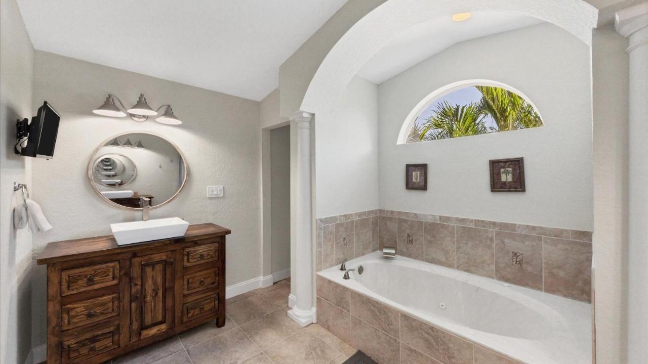 945 Santa Brigida Punta Gorda