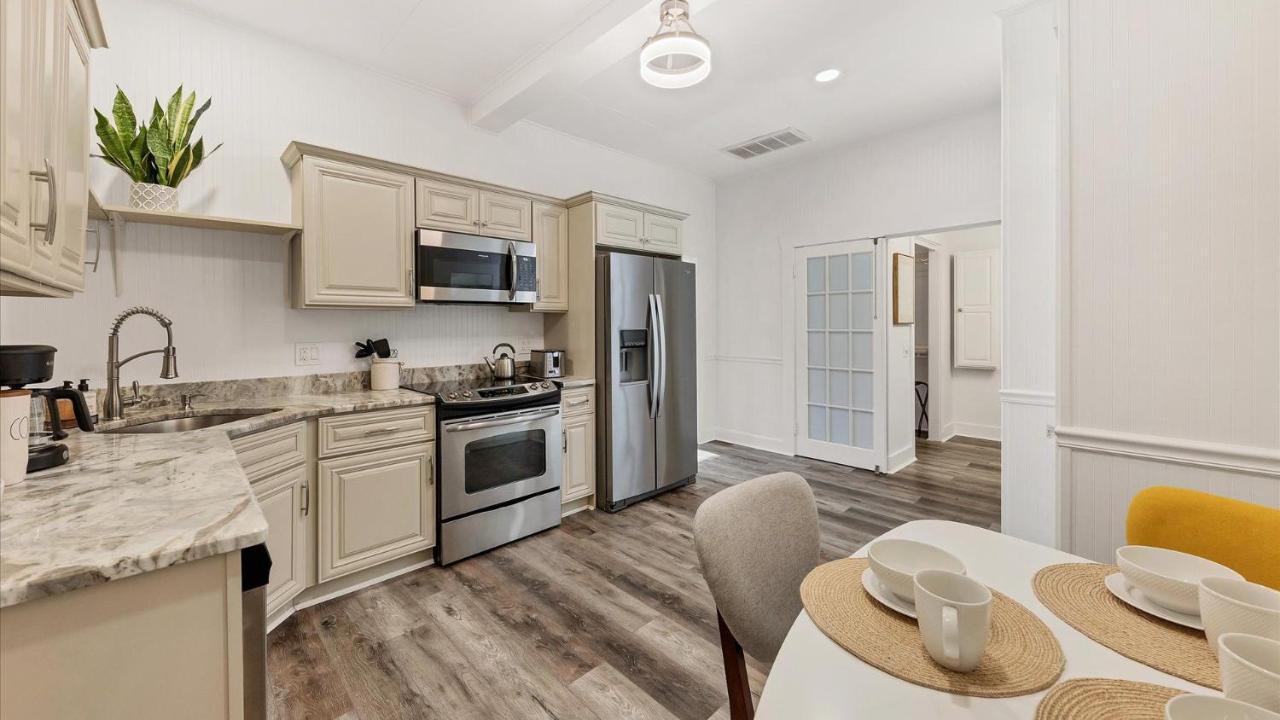 307 Taylor #b Apartment *