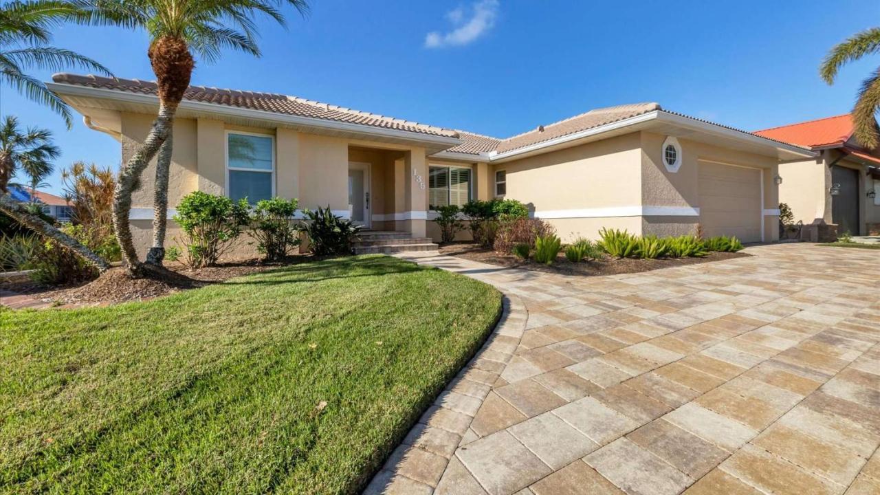 135 Tropicana