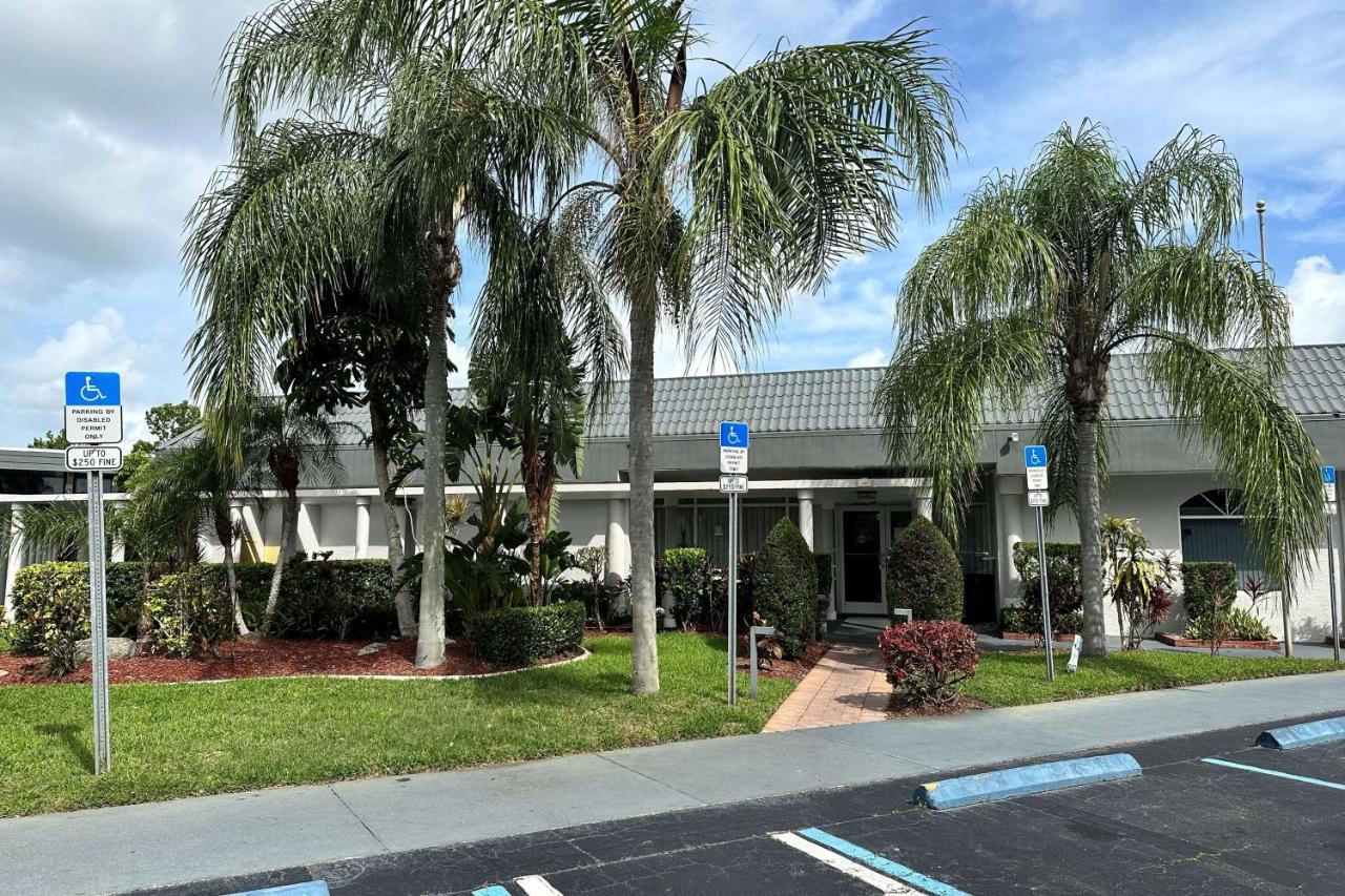 Ramada By Wyndham 3* Cocoa
