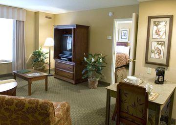 Hotel Pensacola Suites Hotel 3*