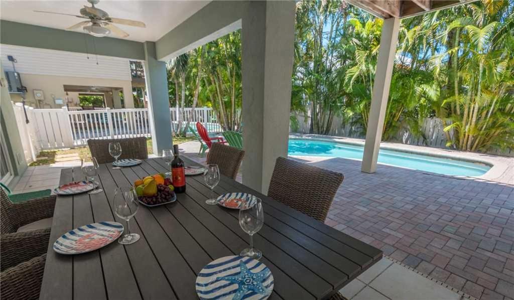 Crosswind By Retreats Holiday home Holmes Beach
