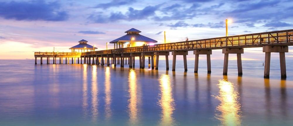 Howard Johnson By Wyndham Ft. Myers Fl 3*