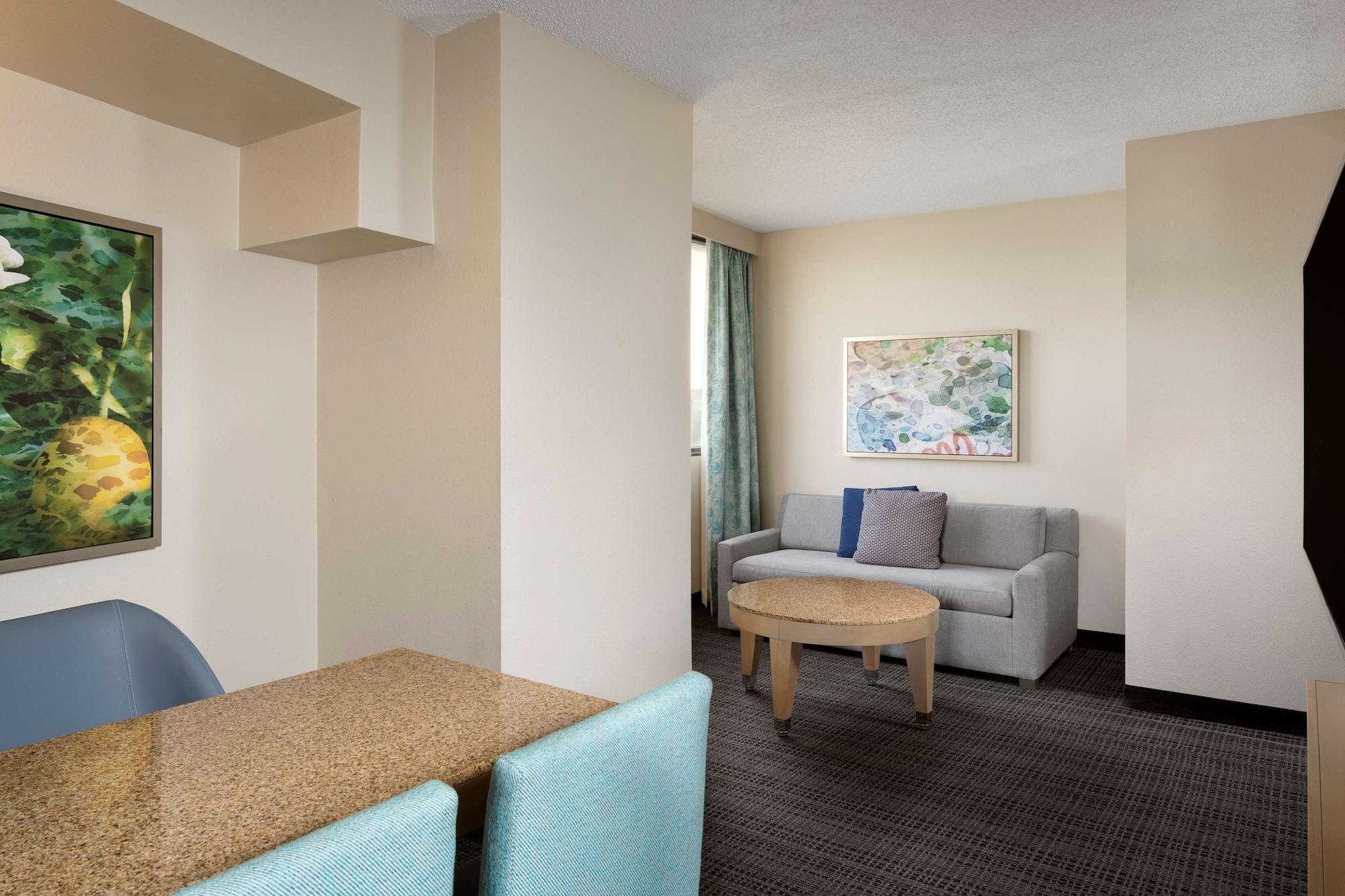 Embassy By Hilton Airport Westshore Hotel 3*