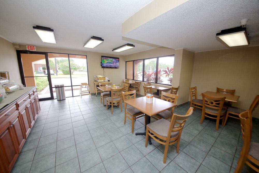 Quality St Augustine Outlet Mall Inn 3*