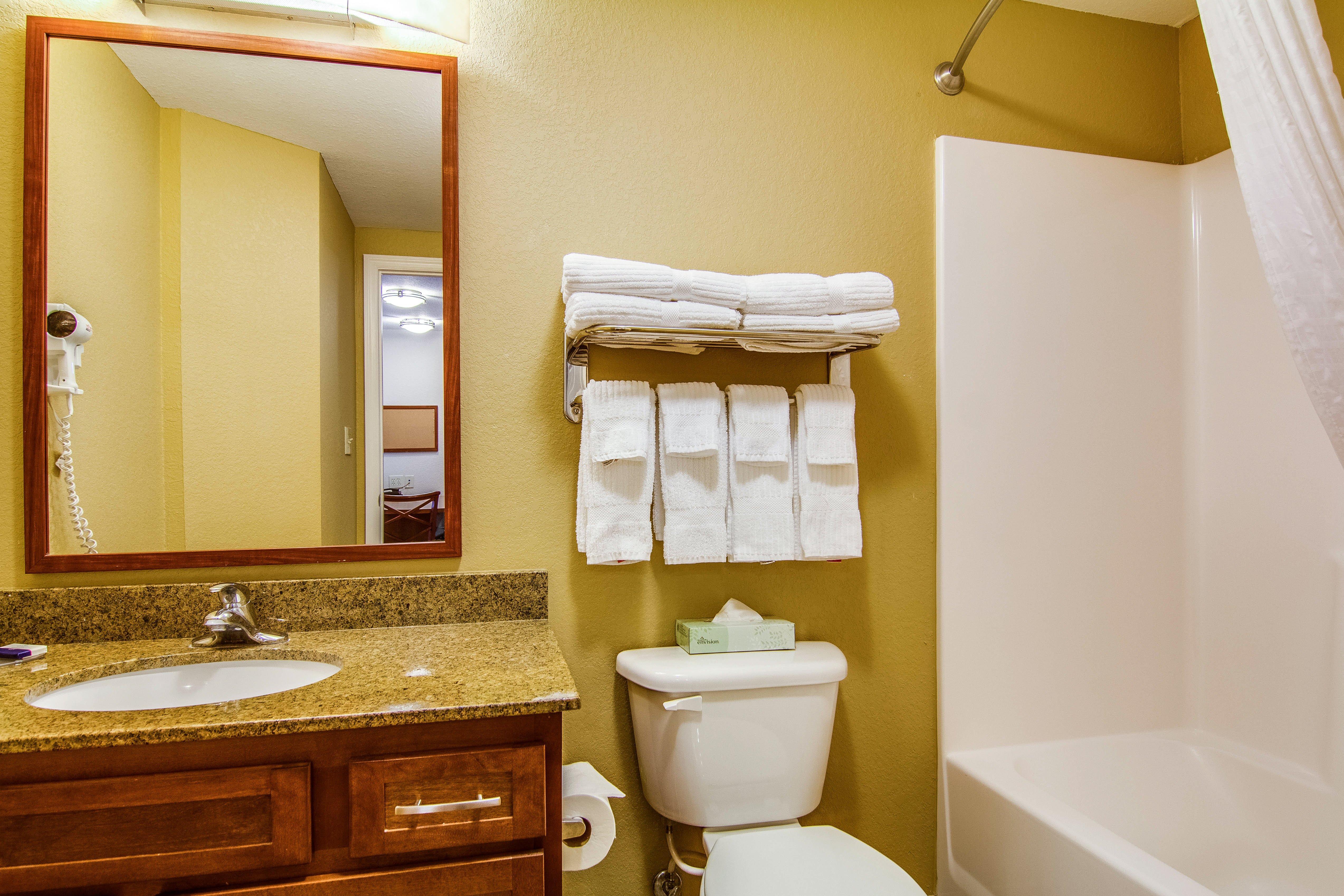 Candlewood East Merril Road By Ihg Hotel