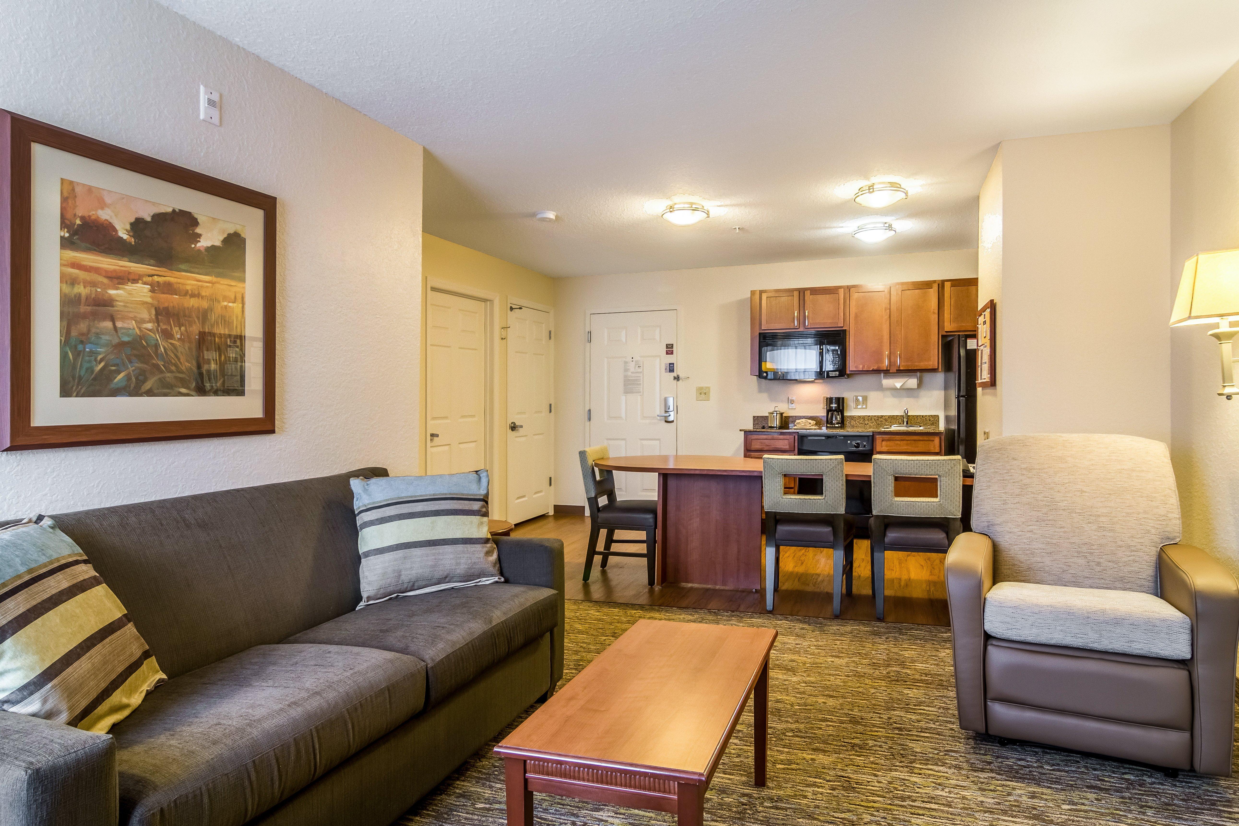 Candlewood East Merril Road By Ihg 2*