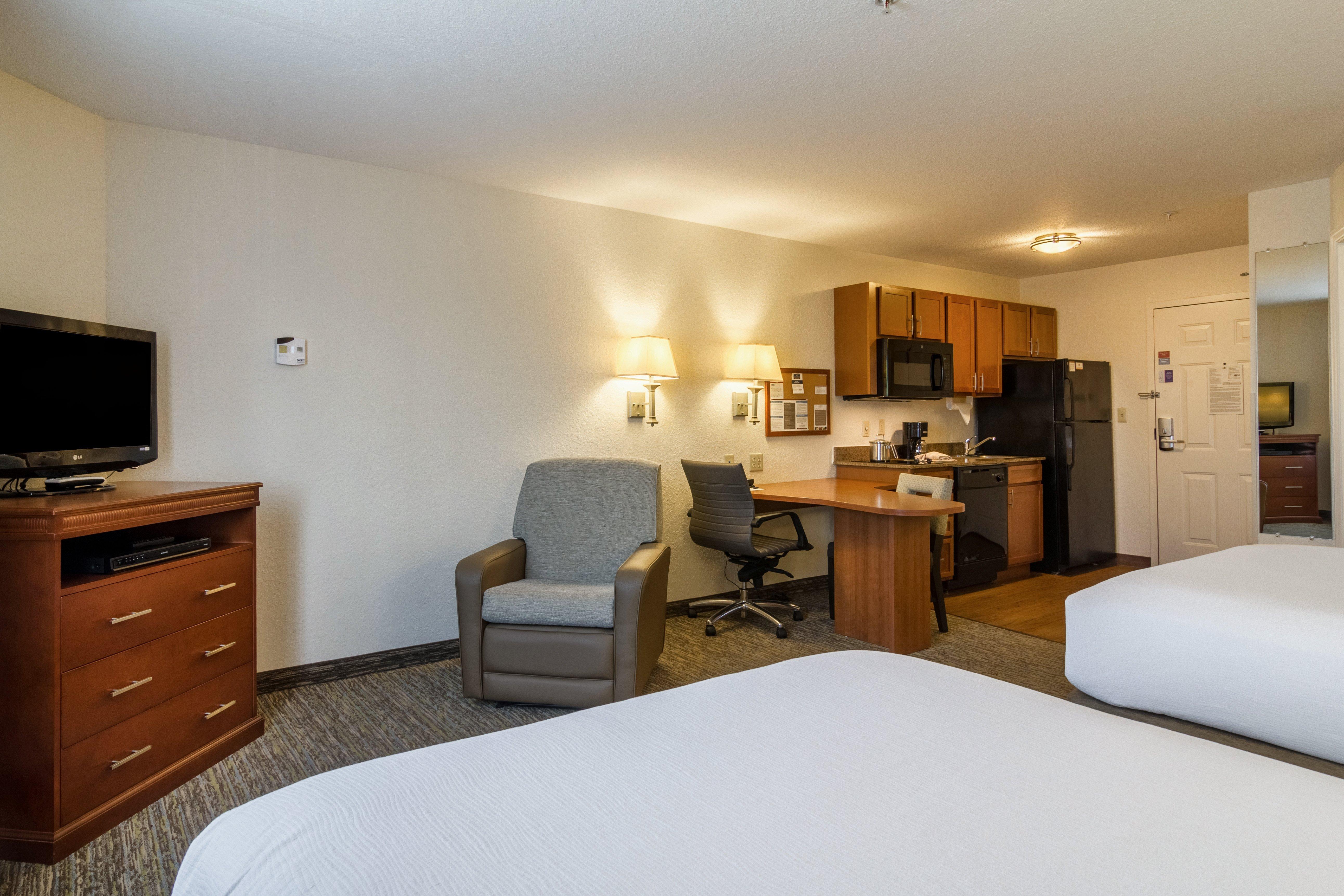 Hotel Candlewood East Merril Road By Ihg 2*