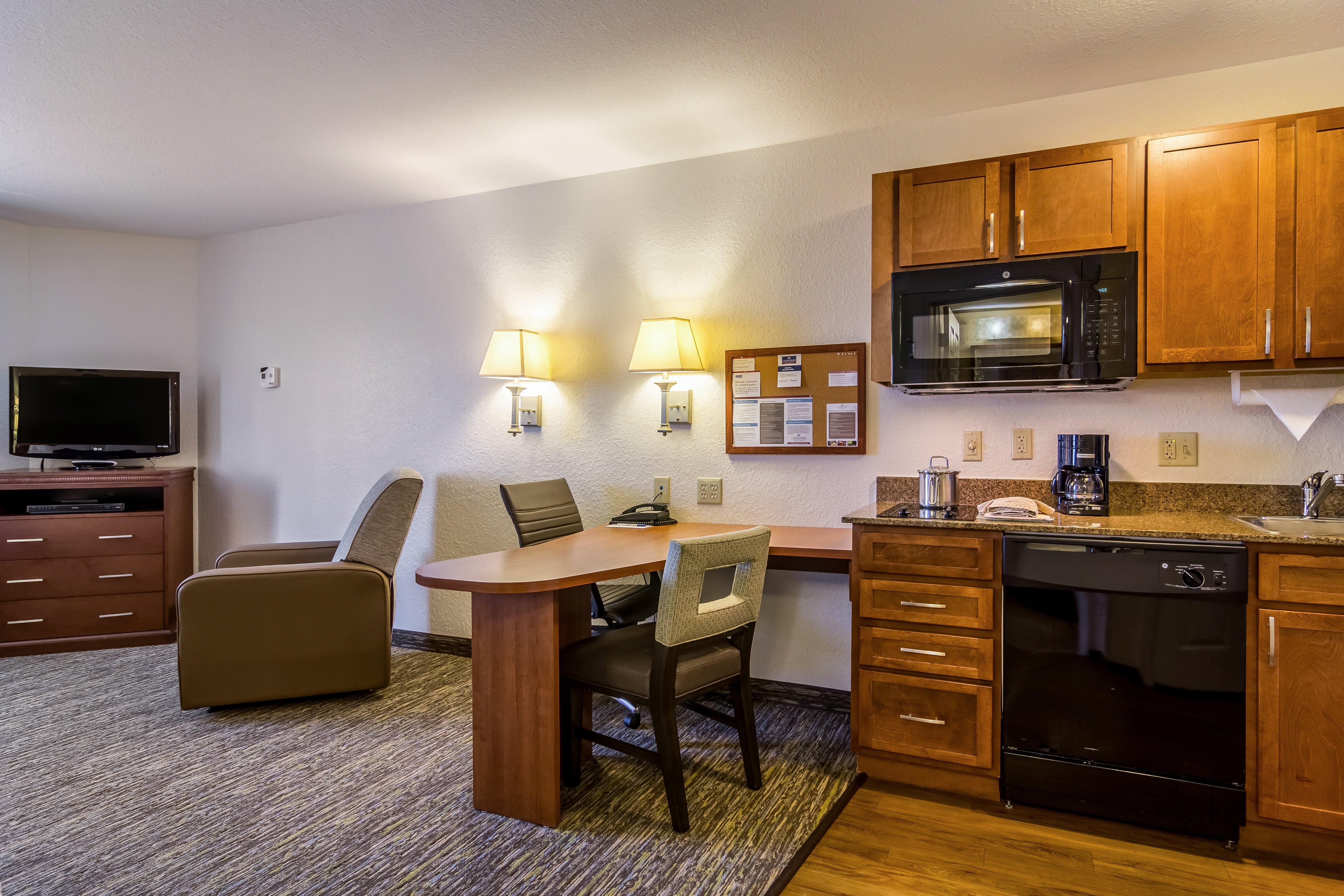 Candlewood East Merril Road By Ihg 2*