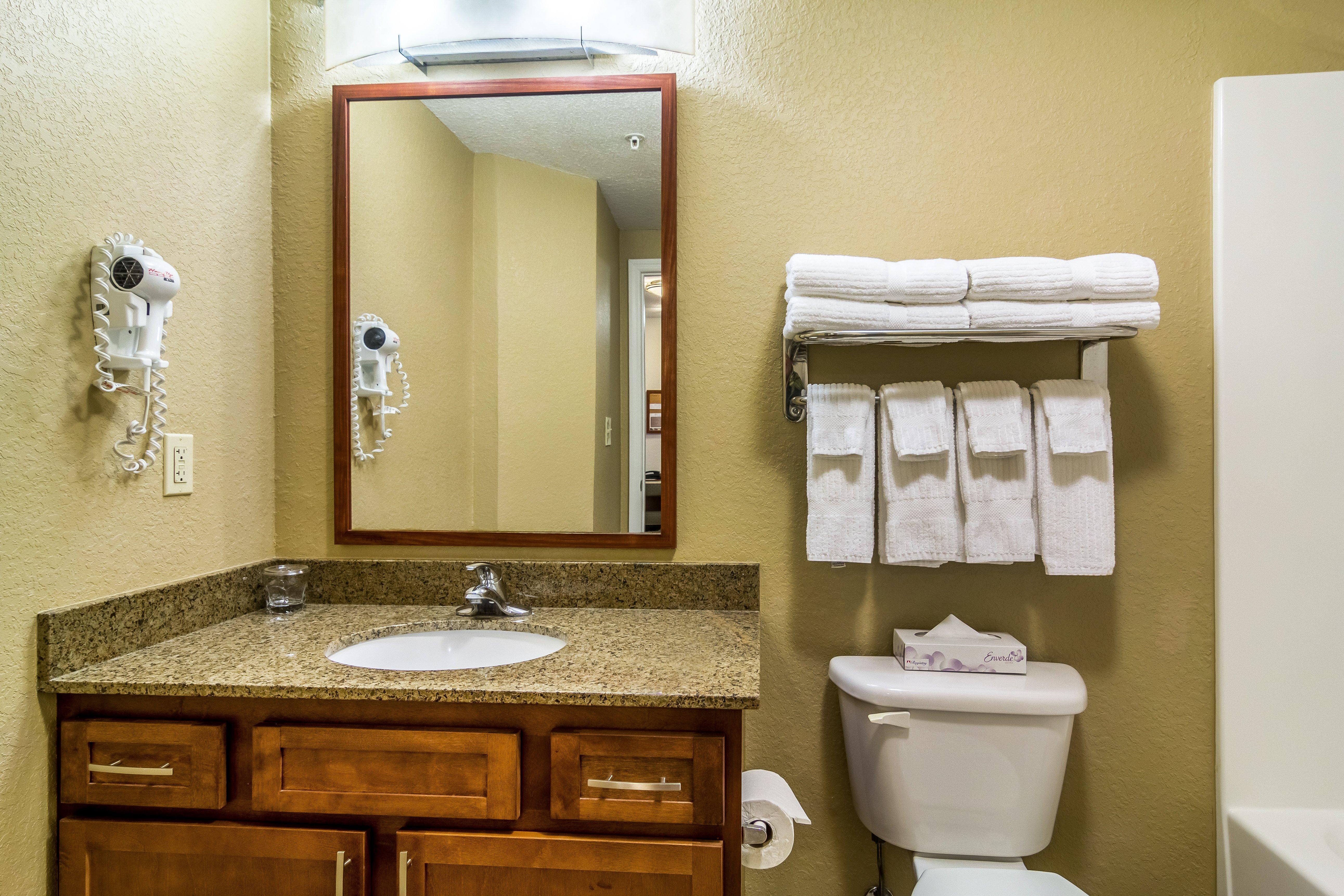 Hotel Candlewood East Merril Road By Ihg