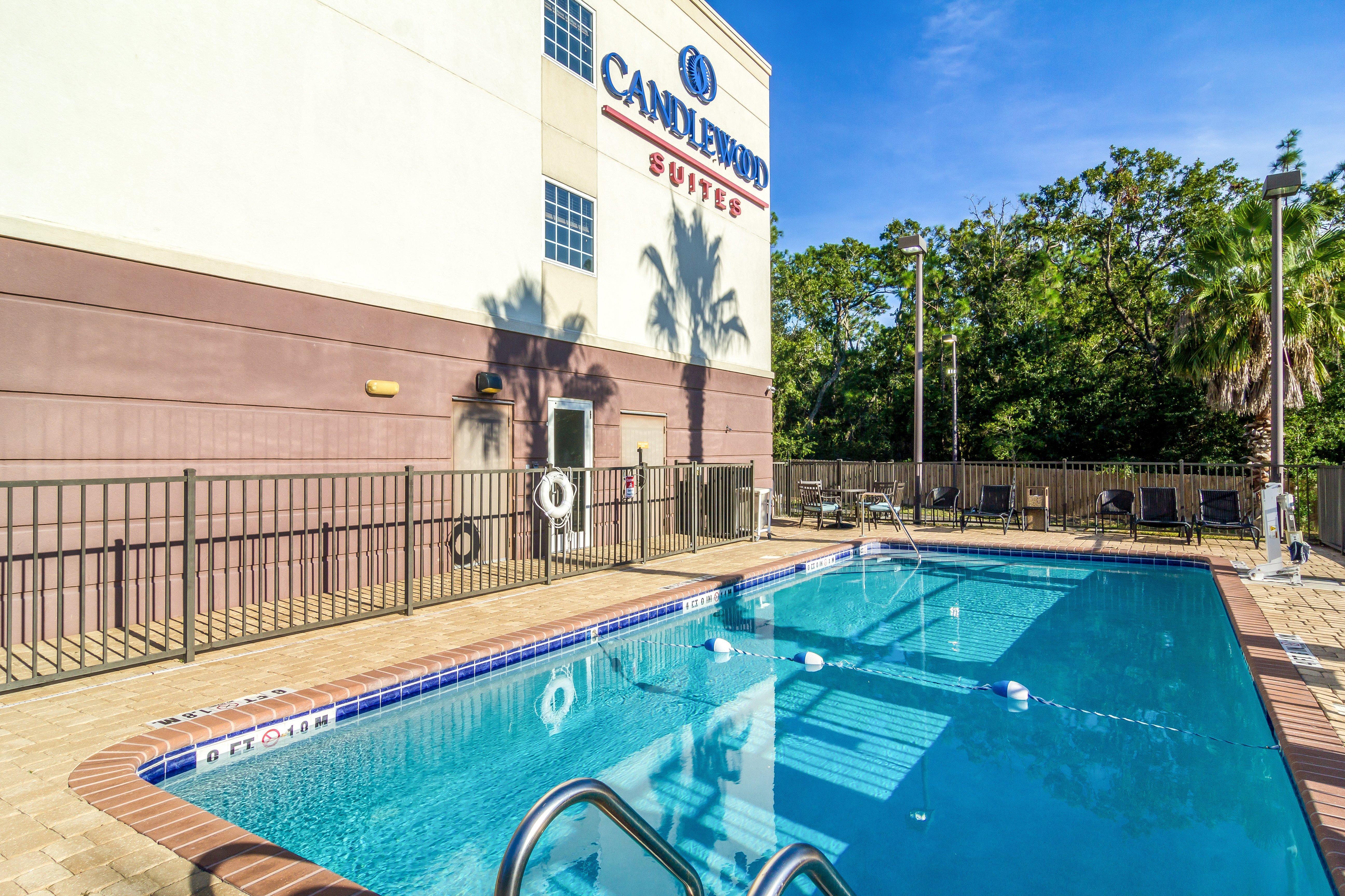 Hotel Candlewood East Merril Road By Ihg