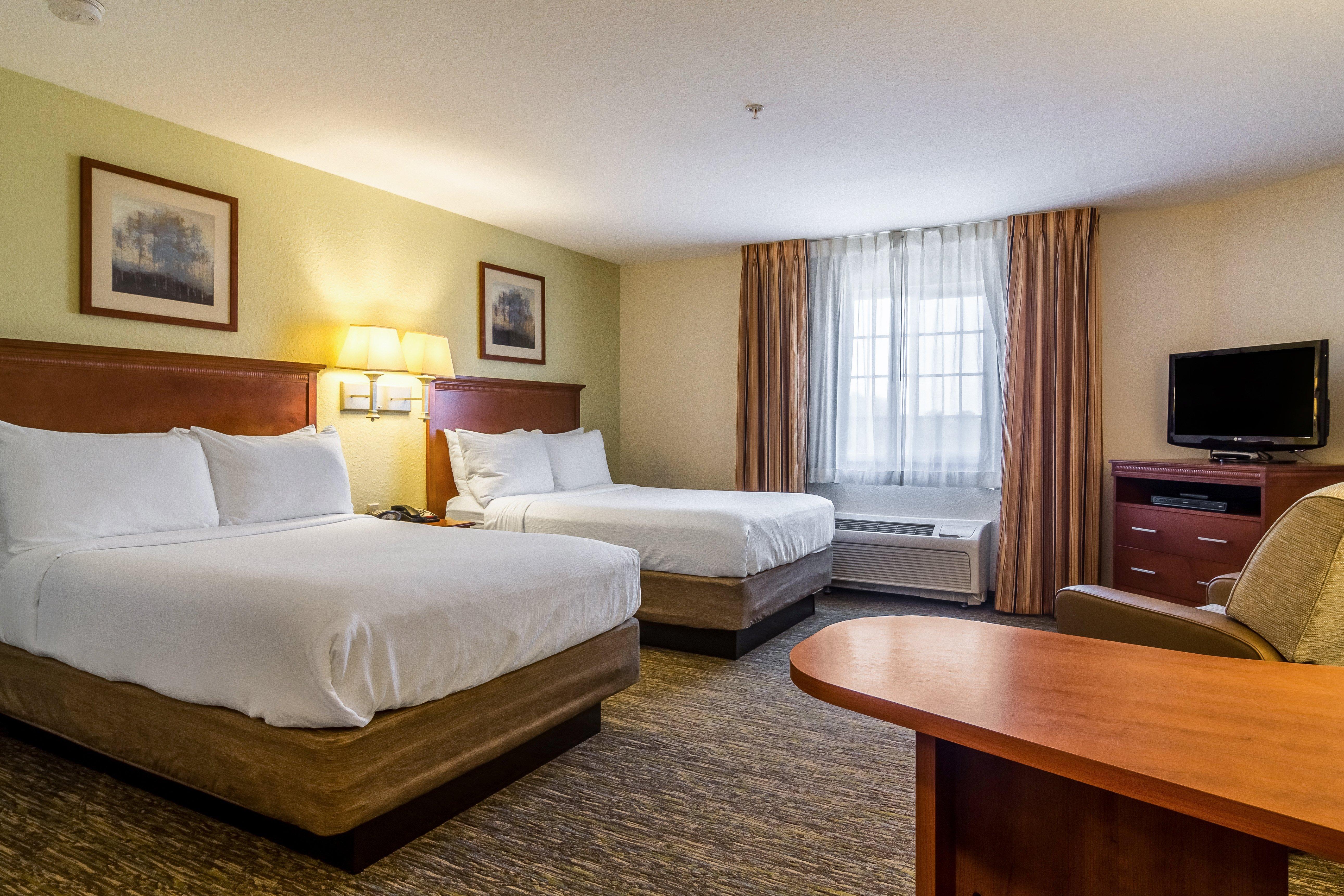 Candlewood East Merril Road By Ihg Hotel