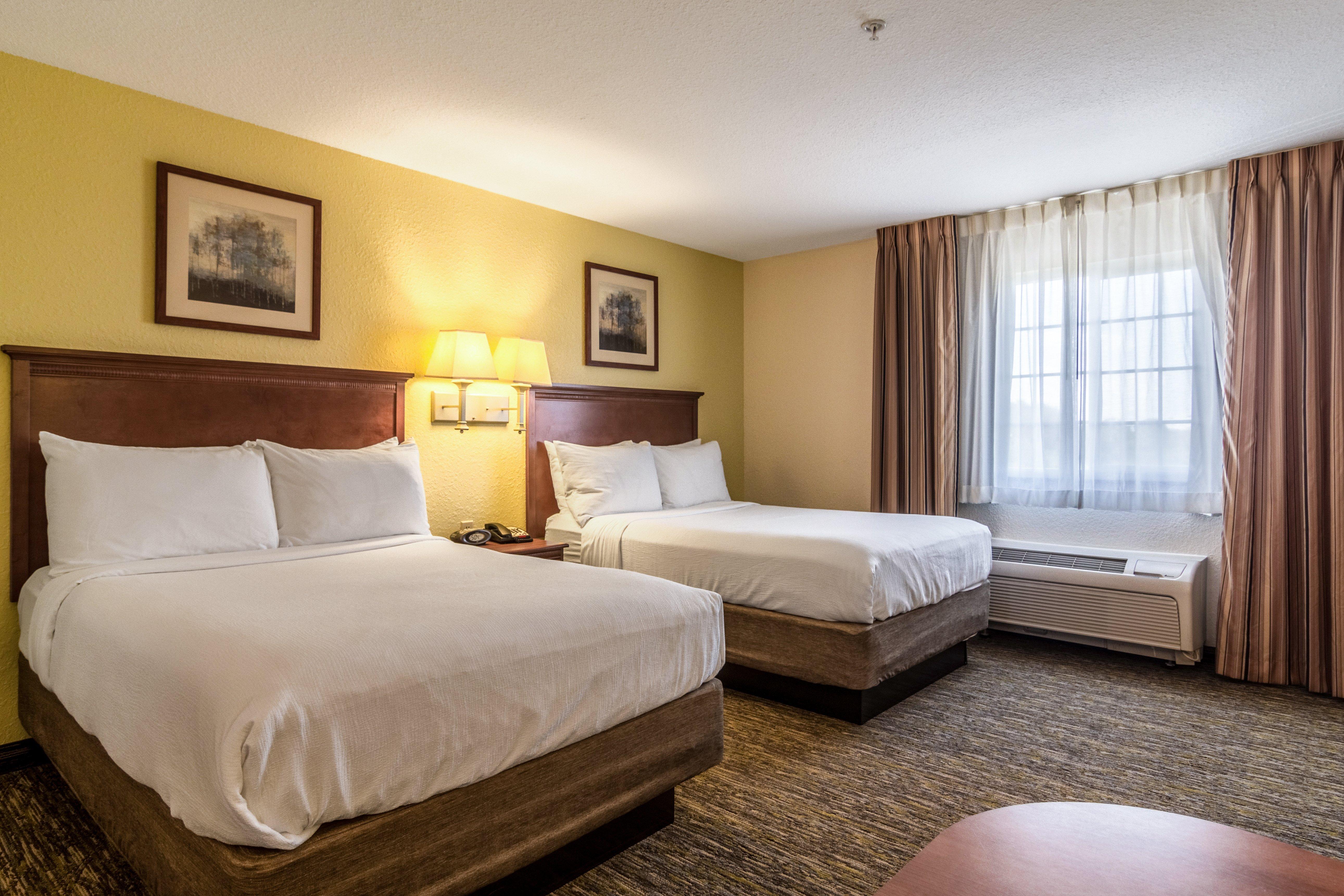 Candlewood East Merril Road By Ihg Hotel 2*