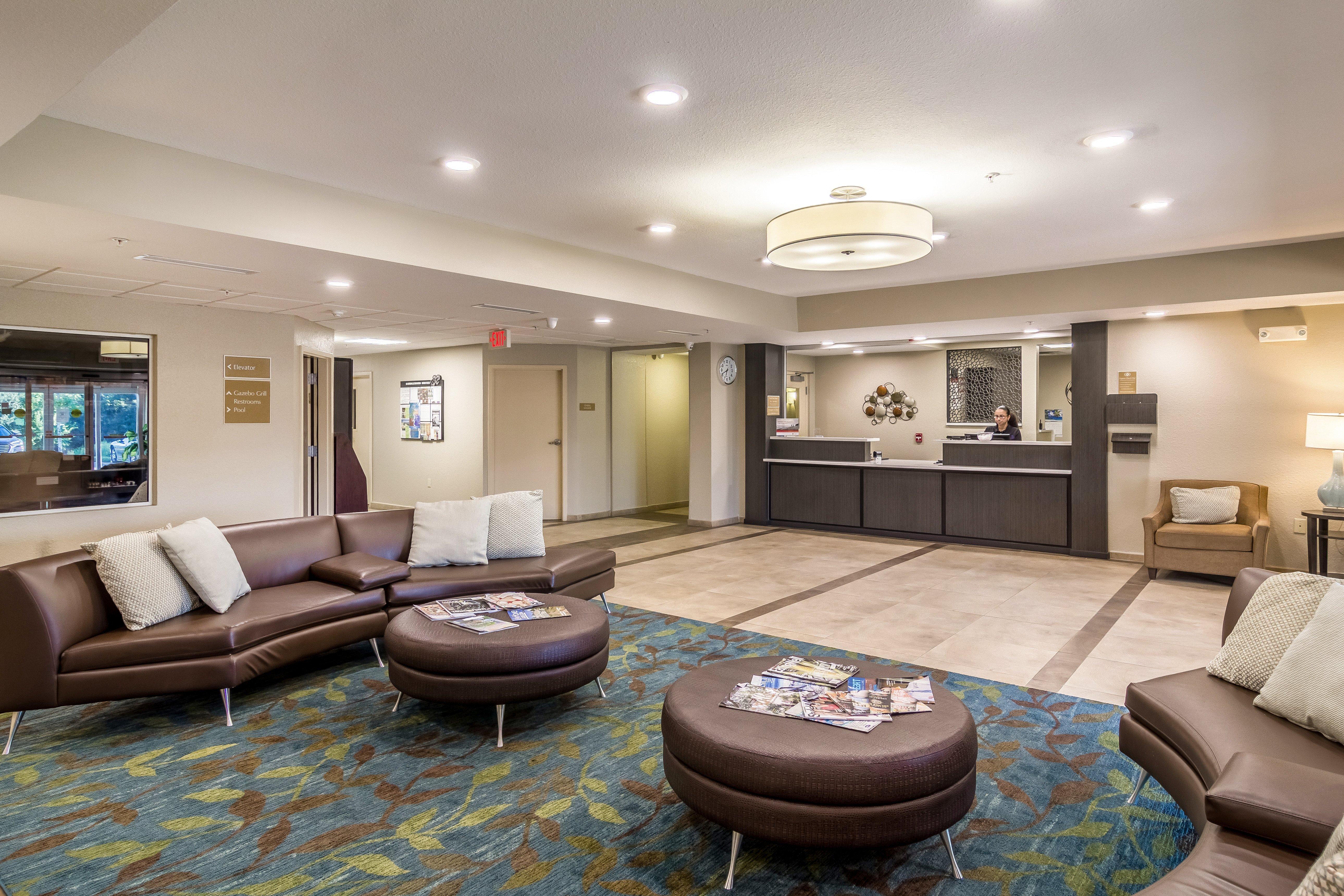 Hotel Candlewood East Merril Road By Ihg