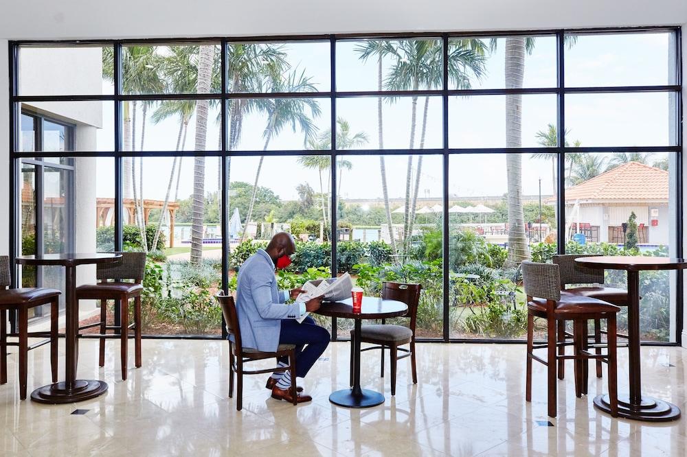 Hilton Palm Pbi 3*