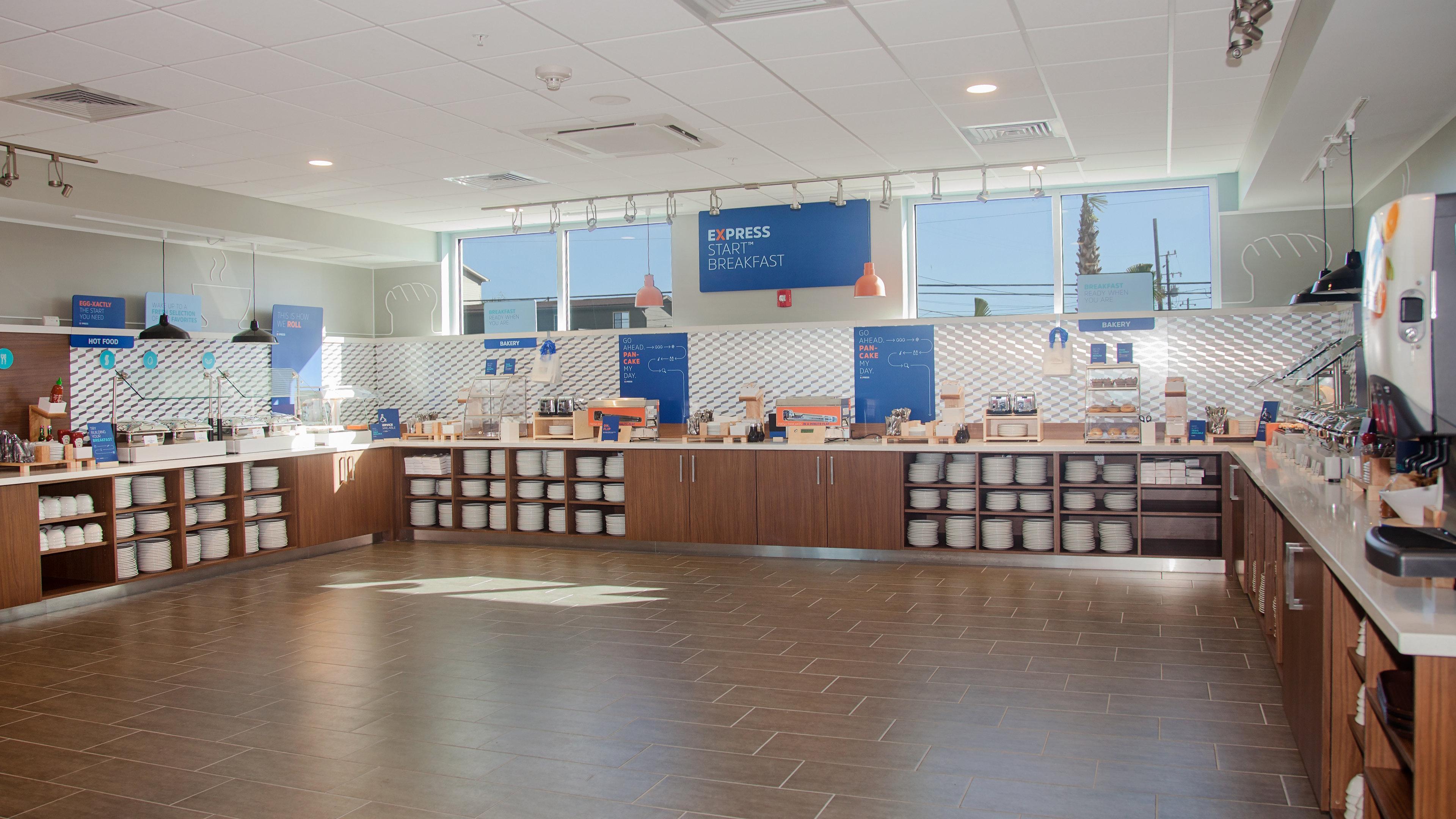 Holiday Inn Express & Suites Panama City Beach Beachfront By Ihg 3*