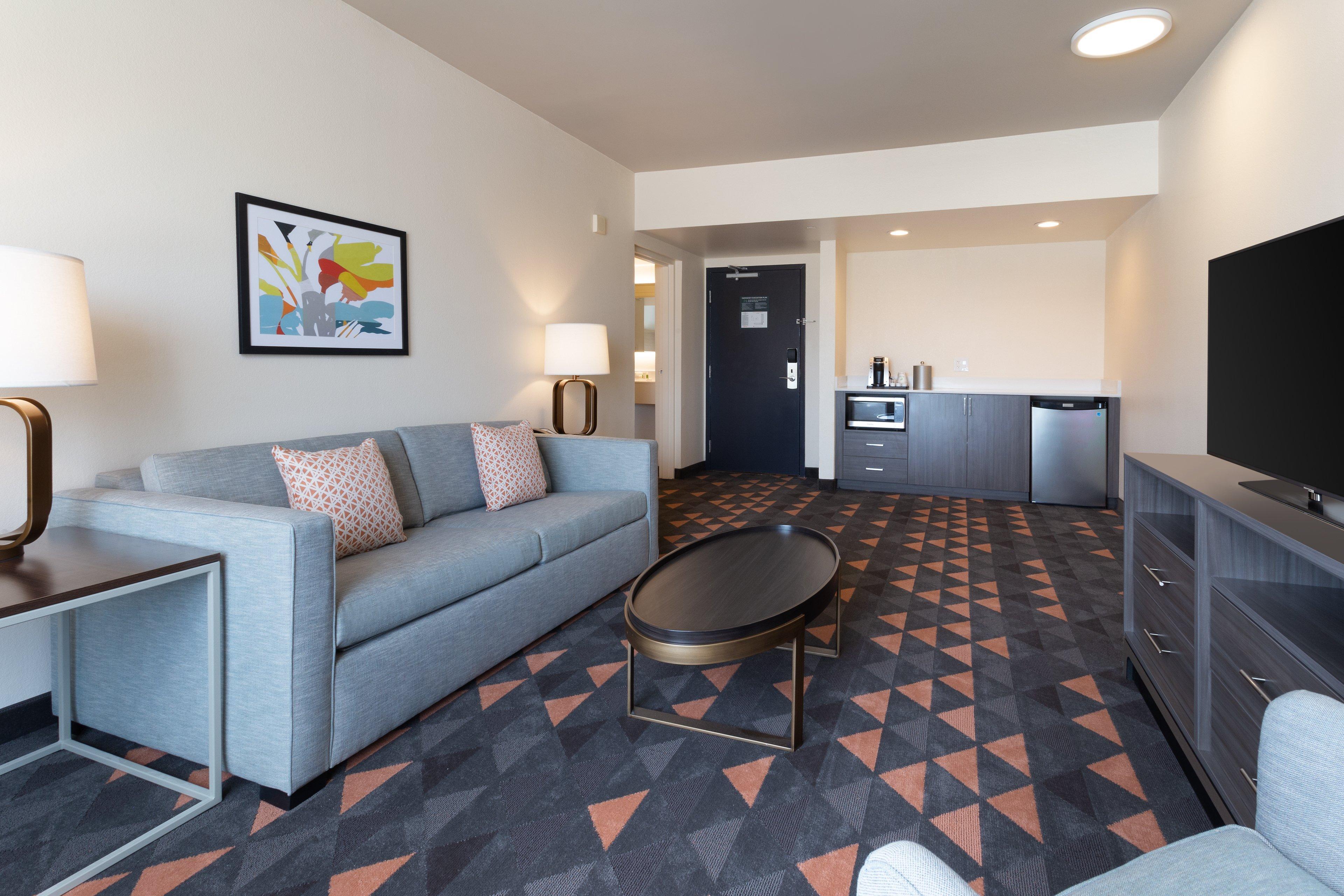 Resort & Across From Universal By Ihg Orlando