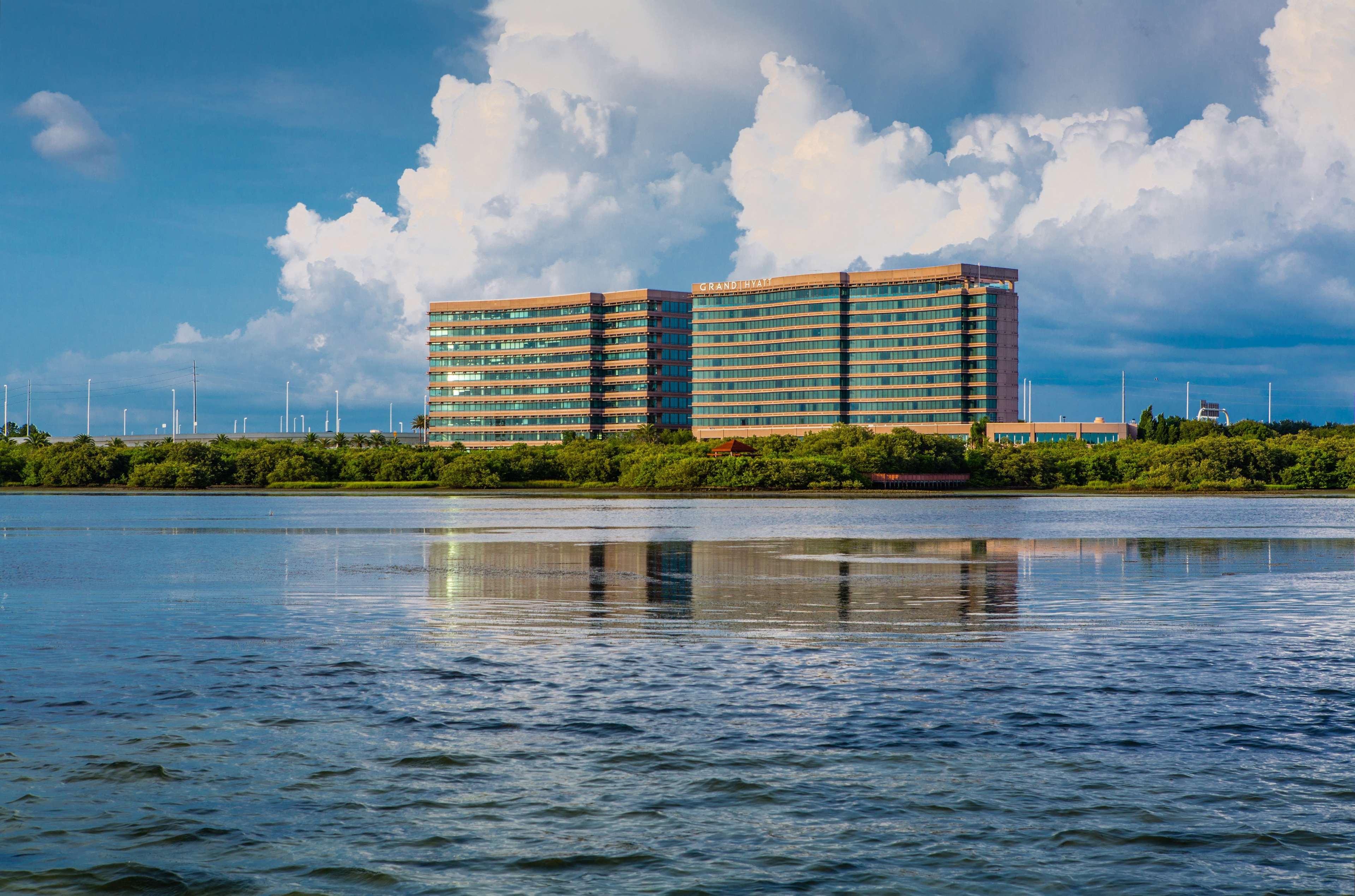 Grand Hyatt Bay Hotel 4*
