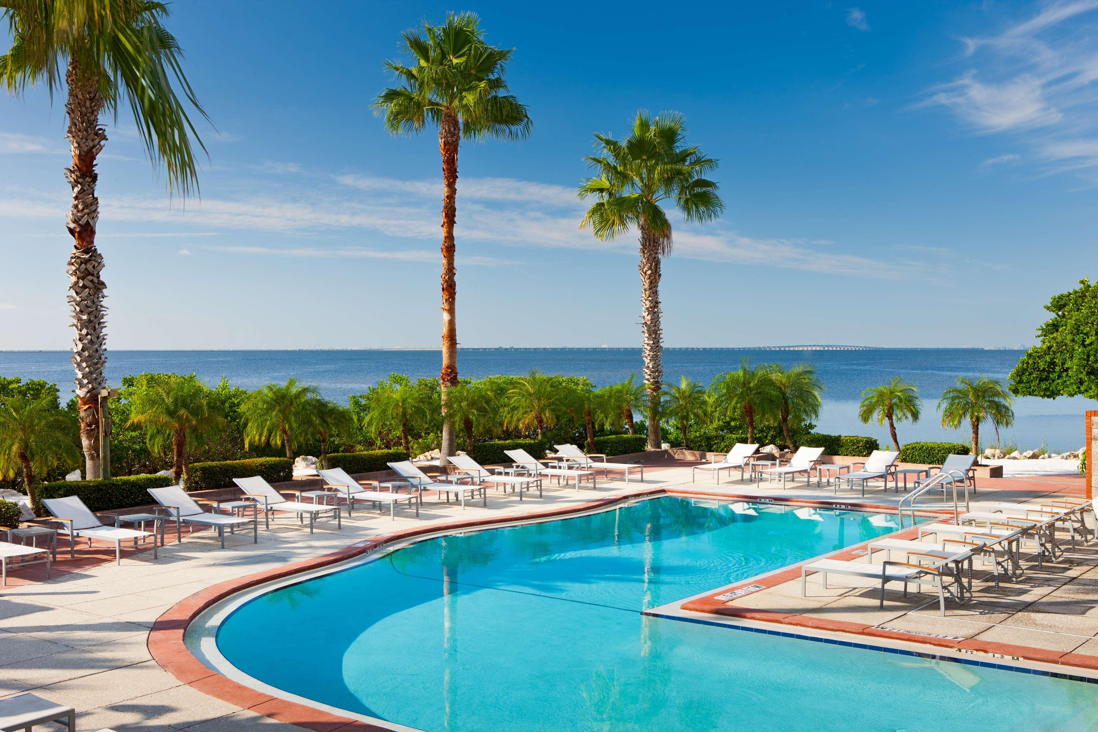 Grand Hyatt Bay Hotel