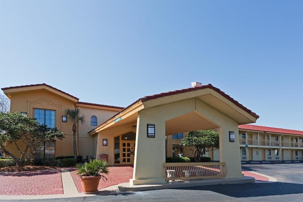 Baymont By Wyndham Orange Park Hotel Jacksonville