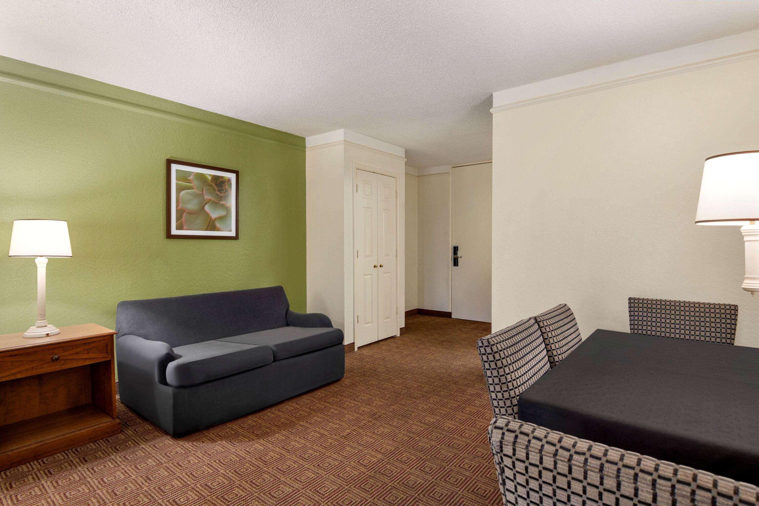 Hotel Baymont By Wyndham Daytona - Intl Speedway