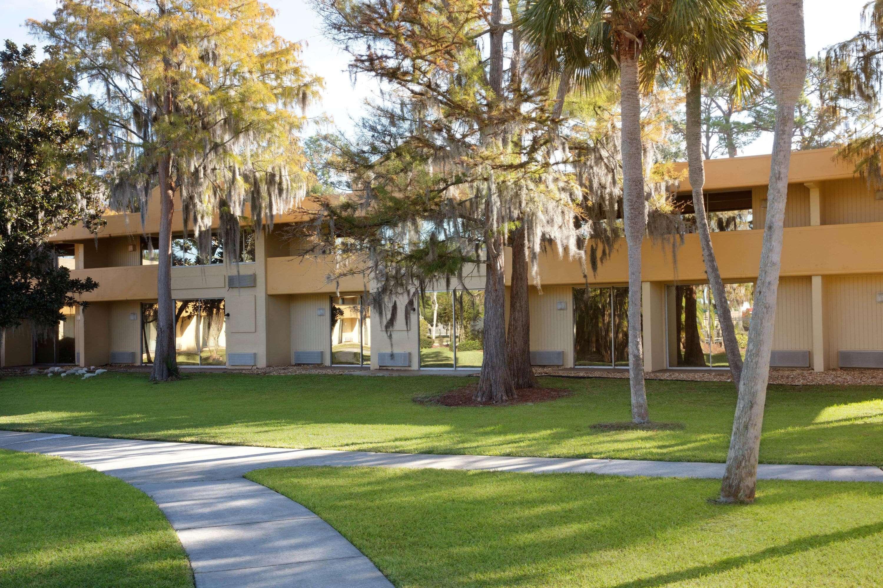 Baymont By Wyndham Daytona - Intl Speedway Hotel