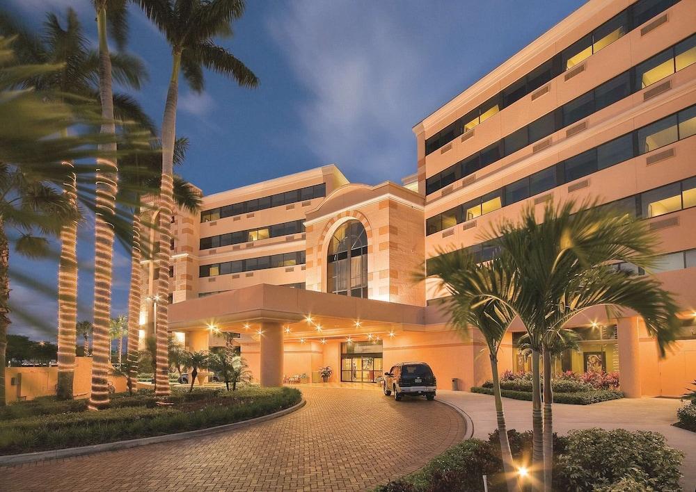 Doubletree By Hilton West Palm Airport Hotel
