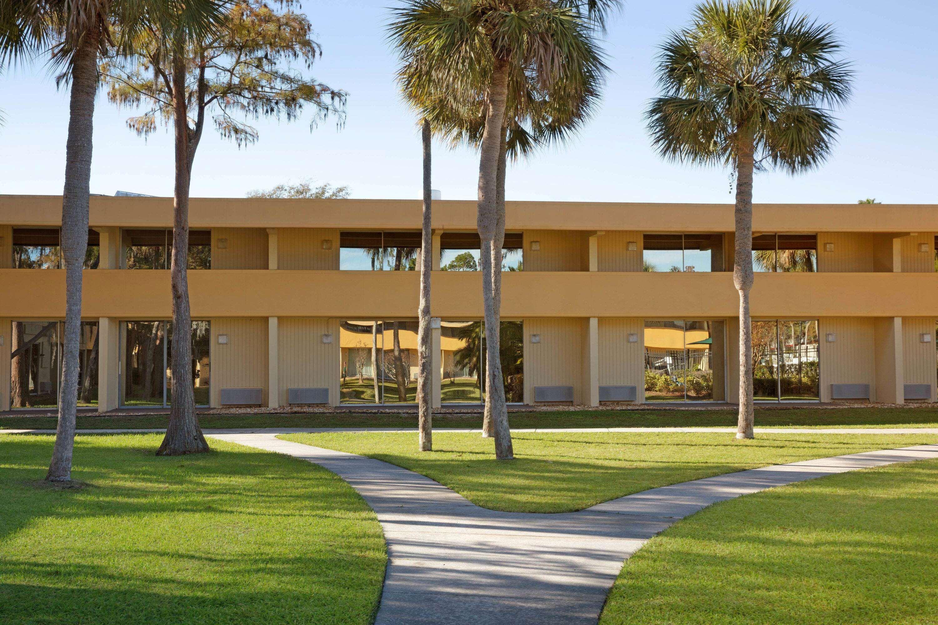 Baymont By Wyndham Daytona - Intl Speedway Hotel 3*